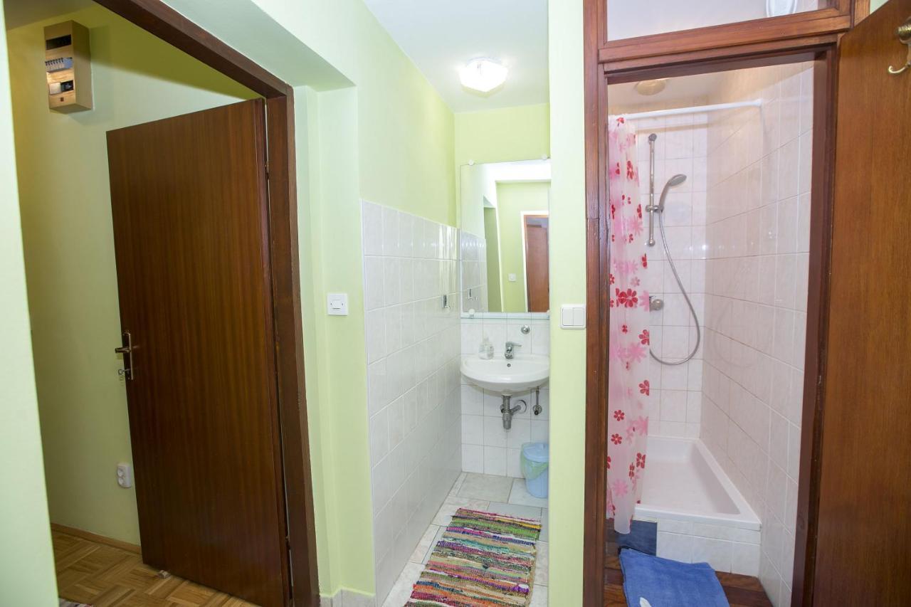 Apartmani Marijana Cesarica Exterior photo
