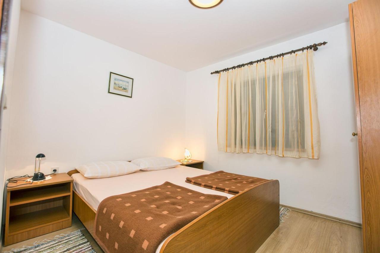 Apartmani Marijana Cesarica Exterior photo