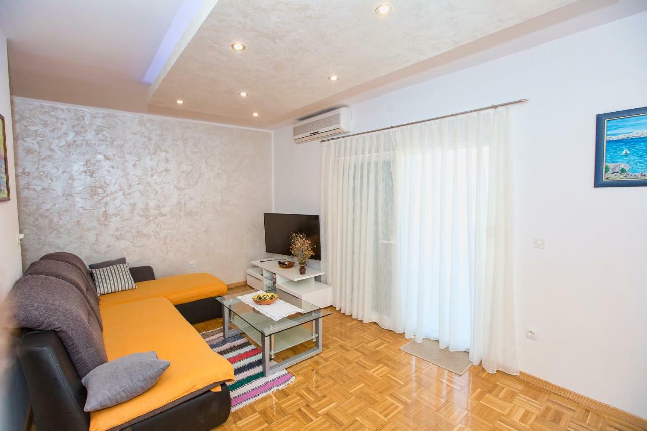 Apartmani Marijana Cesarica Exterior photo